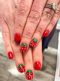 Nail Art Designs Strawberry, Strawberry Manicure Nails, Strawberry Nails Designs Simple, Nails With Strawberry Design, Strawberry Nail Art Design, Simple Fruit Nail Designs, Easy Strawberry Nails, Cute Fruit Nail Designs, Gel Nails Strawberry