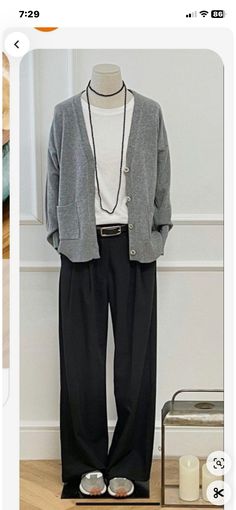 Tomboy Femme Style Outfits Classy, Fashion Trends 2025 Spring Summer Women, Relaxed Work Outfit, Open Shirt Outfit, Neutral Outfits Women, Outfit Petite Women, Ss24 Fashion Trends, Comfy Teacher Outfits, Teachers Outfits