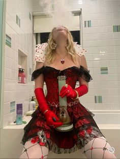 Halloween Costume Ideas, Halloween Outfit, Queen Of Hearts, Halloween Outfits, Costume Ideas, Halloween Costume, Queen, Halloween, Red