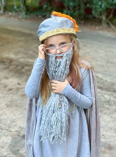 Diy Dumbledore Beard, Diy Dumbledore Costume, Dumbledore Costume Diy, Dumbledore Cosplay, Hagrid Costume, Dumbledore Costume, Harry Potter Fancy Dress, Hogwarts Costume, Harry Potter Dress Up