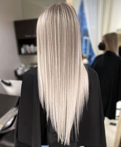 Side Part Haircut, Blonde Hair With Roots, Pretty Blonde Hair, Perfect Blonde Hair, Silver Blonde Hair, Long Hair Color