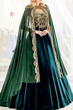 King Of Demons, Angel From Heaven, Istoria Modei, Gaun Abad Pertengahan, Old Fashion Dresses, Royal Dresses, Fantasy Dresses, Gowns Prom, Fantasy Gowns