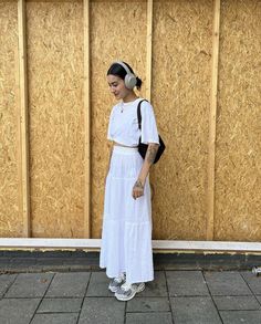 White Floaty Skirt Outfit, White Embroidered Skirt Outfit, Style White Long Skirt, White Maxi Skirt Outfit Spring, Long White Skirt Outfit Ideas Modest, Casual White Maxi Skirt, Modest Summer Casual Outfits, White Tiered Maxi Skirt Outfit, White Maxi Skirt Outfit Aesthetic