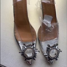 Lady’s Shoes Brand New Just Received Size Is Big 40-41 Beautiful On Hell 3.5 Shoes Color, Shoes Brand, Shoe Brands, Shoes Women Heels, Shoes Heels, Size 10, Women Shoes, Brand New, Heels