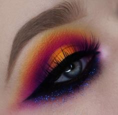 Anastasia Beverly Hills Norvina, Norvina Palette, New Eyeshadow Palettes, Bold Makeup Looks, Painted Faces, Makeup News, Eye Makeup Pictures, Color Makeup, Beautiful Eye Makeup