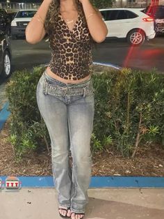 Leopard Print Outfits Y2k, Leopard Outfit, Leopard Print Outfits, Latina Outfits, 2000s Fashion Trends, Outfits 2000s, 2000s Outfits, Outfit Inspo Casual, Mia 3