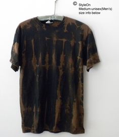 This is a NEW ombre, tee shirt Black and brown tie dye. It is one of a kind. The manufacture or the original Tee shirt is JERZEES, 50% cotton/50% Polyester. THIS NEW T-SHIRT HAS BEEN WASHED after tied dyed and is ready to wear! SIZE MEDIUM Unisex(Men's): Approx. dimensions according to Jerzees are as follows: Width across the chest is approx. 20 inches and the Length is approx. 29inches. More T-Shirts: https://www.etsy.com/shop/Styleon I try is get the colors as close to actual. Please note ever Acid Wash Shirt, Brown Tee, Reverse Tie Dye, Streetwear Shirts, Brown Tie, Black Ombre, Tie Dye Sweatshirt, Tie Dye Shirt, Custom Sweatshirts