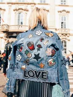 A jean jacket with patches on patches. / Click for more street style. Jean Jacket With Patches, Patches For Backpacks, Patches For Jeans, Jeans Patch