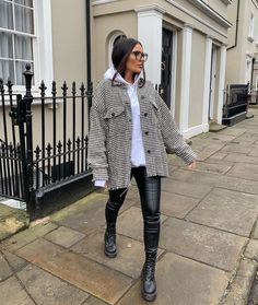 Mode Style Anglais, Nyc Outfits, Pastel Outfit, Looks Street Style, Mode Inspo, Looks Chic, Casual Winter Outfits, Outfit Inspo Fall, Fall Fashion Outfits