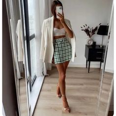 New With Tag Blogger’s Favorite Zara Best Sellers Zara New Collection Zara 2022 Dinner Outfit Summer Night, Fashion Trends Magazine, Saturday Outfit, Plaid Skirt Outfit, Classy Summer Outfits, Spring Fashion Outfits, Zara Skirts, Dinner Outfits, Chic Outfit