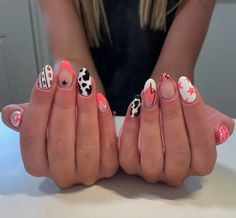 Country Western Nail Designs Cowgirl Pink Nails, Cowgirl Nails Pink, Nashville Nails Country, Pink Cowgirl Nails, Country Concert Nails Ideas, Pink Western Nails, Cowgirl Nails Designs, Country Concert Nails, Western Nail Designs