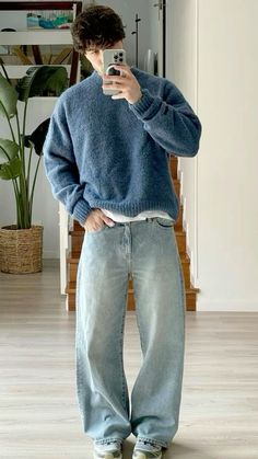 Outfit Guys Aesthetic, French Fits, Baggy Jeans Outfits, Male Fits, Thrifted Outfit, Sweater Outfits Men, Baggy Jeans Outfit