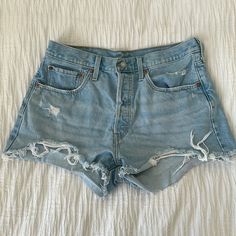 Nwot Shorts Great For Vacation ! Distressed Look Shorts Levis, Levi Shorts, Distressed Shorts, Levis 501, Jean Shorts, Levi's, Color Blue, Womens Shorts, Women Shopping