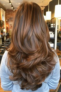 Old Money Haircut Brunette, Caramel Latte Brunette, Layers In Thick Hair, Caramel And Red Highlights On Dark Hair, Natural Auburn Hair With Highlights, Hair Color For Winter Skin Tone, Honey Brown Hair Highlights, Dark Auburn Hair With Blonde Highlights, Layered Light Brown Hair