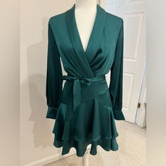 Ever More (Zimmerman Style) Emerald Green Dress 8 Long Sleeve Button Detail On Sleeve Cuff Tie Around Waist Is Removable Zipper On The Size True To Size Brand New Green Long Sleeve Belted Mini Dress, Elegant Green Belted Mini Dress, Sheer Long Sleeve Dress, Pink Long Sleeve Dress, Emerald Green Dress, White Wrap Dress, Emerald Green Dresses, Button Down Shirt Dress, Mock Neck Dress