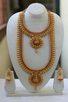 Gold jewelry Kolhapuri Gold Jewellery, Neck Gold Jewelry Indian, Gold Haaram Designs Bridal, Aaram Design Gold Antique, Gold Aaram Design, Gold Haaram Designs Indian, Aaram Gold Designs, Aaram Design Gold, Antique Gold Jewelry Indian Bridal Jewellery Necklace Set