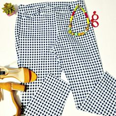 *These Brand New Pants By Old Navy Are Fashionably Chic! They Have A Blue And White Gingham Pattern, A Zippered And Two Hook Closure, And Belt Loops. They Have A Nice Stretch, Side Pockets, And A Cropped Ankle. There Is A Black Mark Through The Brand Name Inside (See Pic). Nothing Major. Gingham Is A Classic Print! These Are Perfect For The Spring, And Summer!* Summer Gingham High-waisted Pants, Trendy Gingham Pants For Summer, Casual Plaid Pants For Picnic, Casual Gingham Ankle-length Pants, Chic Gingham Pants For Summer, Gingham Pants For Summer Workwear, Summer Gingham Pants For Workwear, Summer Workwear Gingham Pants, Summer Gingham Workwear Pants