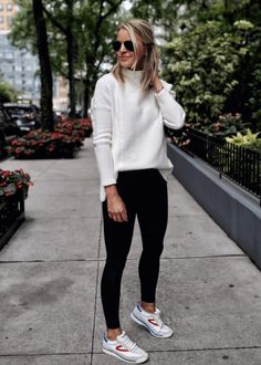 Black Leggings Casual, Look Legging, Black Leggings Outfit, Legging Outfits, Athleisure Outfits, Leggings Casual, Fall Winter Outfits, Leggings Fashion