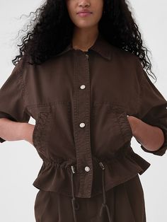 Luxury Relaxed Fit Button-up Utility Jacket, Affordable Casual Button-up Utility Jacket, Cheap Khaki Button-up Utility Jacket, Dress Flip Flops, Toddler Jeans, Sun With Sunglasses, Fashion Friends, Friends Fashion, Wedding Guest Dress Summer