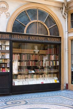 Galerie Vivienne Bookshop - Every Day Paris Everyday Parisian, Parisian Picnic, What To Do In Paris, Paris Aesthetic, Living In Paris, When It Rains, Montmartre, Paris Travel, Months In A Year