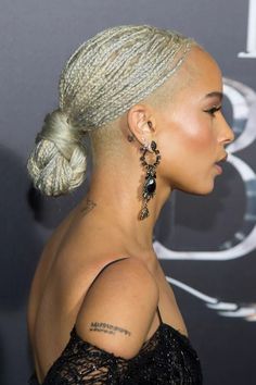 Zoe Kravitz Braids, Easy Updos For Long Hair, Tree Braids, White Blonde Hair, Blonde Braids, Band Rock, Silver Blonde, Zoe Kravitz, Platinum Blonde Hair