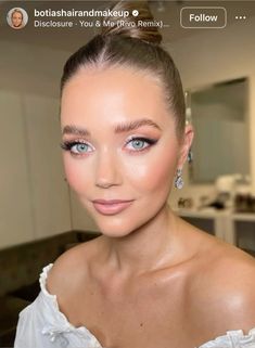 Beach Wedding Makeup For Bride, Rehearsal Dinner Makeup, Soft Glam Bridal, Dinner Makeup, Mexico Beach Weddings, Wedding Wishlist, Wedding Glam, Soft Glam Makeup