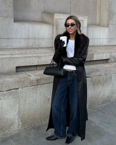 7 Simple and Stylish Outfit Ideas for When You Don't Know What to Wear | Who What Wear Simple And Elegant Outfits, Don't Know What To Wear, Platform Chelsea Boots, Statement Coat, Easy Outfits, Fall Jeans, Flirty Dresses, Elegant Outfits, January 25