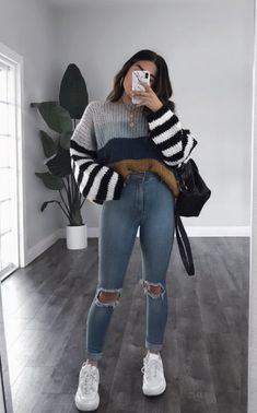 Modest Trendy Outfits, Vinter Mode Outfits, Work Vibes, Cute Outfits With Leggings, Skirt Diy, Oversize Pullover, Vogue Knitting, Casual School Outfits, Closet Inspiration