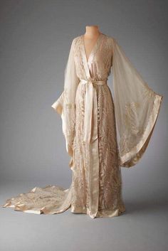 1910s Fashion, Antique Dress, 1920s Fashion, Historical Dresses, Moda Vintage, Silk Organza, Bridal Lingerie