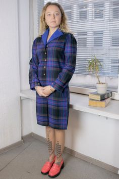 Vintage 60's purple/green checked wool long sleeved dress. Made in France. 40% polyester, 20% acrylic, 20% wool, 10% other fabrics. UK size written 10, but looks flexible. Model size on the photo is 8. Measurements:length 38 inches, sleeve 24 inches, chest 4o inches, waist 37 inches, hips 39 inches. Valentino Jacket, Long Sleeved Dress, Corduroy Blazer, Sleeved Dress, Cool Jackets, Warm Jacket, Blue Wool, Retro Outfits, Purple Green