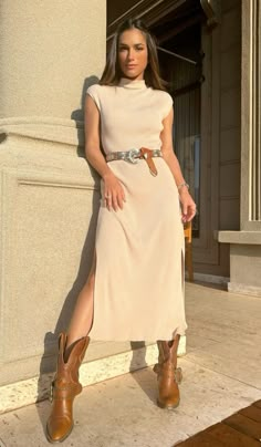 Wedding Cowgirl Outfits, Cowgirl Boot Winter Outfit, Dress And Cowboy Boots Outfit Wedding, Corporate Cowgirl Outfit, Long Dress With Cowboy Boots, Cowboy Boot Outfits Women, Corporate Cowgirl, Classy Western Outfits, Skirt And Cowboy Boots Outfit