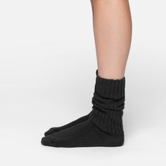 This thick and cozy cable knit slouch sock is warm, comfy, and oversized. | SKIMS Slouch Socks | Black | 6+ | Sock Bar Scrunch Socks, Cable Knit Socks, Slouch Socks, Cozy Socks, Comforters Cozy, Fit Inspo, Knitting Socks, Casual Outfit, You Bag