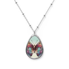 This elegant butterfly necklace is designed as a symbol of freedom and transformation. With its fine craftsmanship and aesthetic details, this necklace will add meaning to every moment. Ideal for everyday wear, it also makes a perfect gift for your loved ones. Express your freedom and elegance with this unique necklace. Silver Butterfly Necklace With Butterfly Clasp, Elegant Everyday Butterfly Charm Necklace, Elegant Everyday Butterfly Necklace, Butterfly Charm Jewelry As Gift For Her, Sterling Silver Butterfly Charm Necklace For Everyday, Everyday Sterling Silver Necklace With Butterfly Charm, Butterfly Charm Necklaces For Jewelry Making, Bohemian Necklace With Butterfly Charm, Butterfly Necklace As Gift For Her