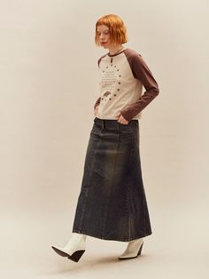 Composition : Shell: 100% cotton.Color : BlueCountry of Origin : Vietnam Casual Dark Wash Distressed Denim Skirt, Washed Blue Cotton Denim Skirt, Distressed Denim Blue Cotton Skirt, Distressed Medium Wash Cotton Denim Skirt, Spring Dark-wash Denim Skirt, Raglan Tshirt, Outfits Ideas, Denim Skirt, Vietnam