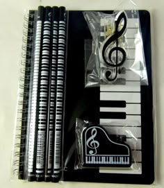 Gift Ideas For Musicians, Learn Violin, Notebook Set, Feel The Music, Musical Gift, Music Items, Music Decor, Musical Notes