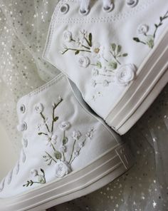 Hand embroidered white rose wedding high tops with eucalyptus with white flowers. Ideal for your first dance or wedding reception or to wear as comfortable flat shoes all day. Option to embroider onto pre owned or new shoes.  SHOE OPTIONS I can sew onto any non branded or branded canvas shoes If I am buying the shoes, provide the shoe size and confirm whether it is EU, UK or US (men's/women's) sizes. If you are sending shoes to me then I will provide my postal address once you have placed your o Wedding Shoes Sneakers Elegant, Wedding Shoes Reception, Wedding Shoes Trainers, Funky Wedding Shoes, Forest Wedding Shoes, Bridal Trainers, Wedding Reception Shoes, Winter Wedding Shoes, Flat Wedding Shoes