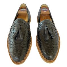 (1) Black Mexican Huaraches- Mens Mexican Artisan Premium Leather Slip-on Mexican Sandals Huaraches, Mexican Huaraches, Michoacan Mexico, Tooled Leather Handbags, Mexican Men, Mexican Fashion, Huarache Sandals, Leather Slip On Shoes, Casual Shoe