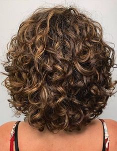 Perfect Curly Hair, Short Permed Hair, Shoulder Length Curly Hair, Natural Curly Hair Cuts, Wavy Bob Haircuts, Bob Haircut Curly, Curly Hair Photos, Wavy Bob Hairstyles, Short Curly Haircuts