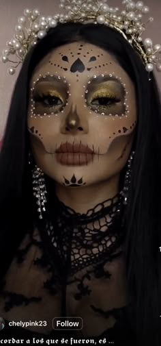 Skeleton Makeup Day Of The Dead, Catrina Make Up Maquillaje, Pretty Day Of The Dead Makeup, Day Of The Day Makeup, Half Dia De Los Muertos Makeup Ideas, Katrina Makeup La Catrina, Skull Makeup With Rhinestones, Skeleton Makeup With Gems, Half Face Catrina Makeup