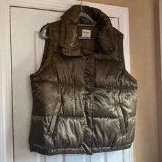 Old Navy Vest Xxl Green Vest Outerwear For Fall, Military Style Winter Vest For Streetwear, Military Style Vest For Winter Streetwear, Winter Utility Vest In Khaki, Military Style Khaki Vest For Winter, Casual Green Vest Outerwear, Old Navy Vest, Navy Vest, Green Vest