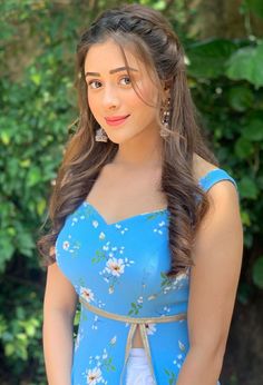 Hairstyles For Gowns, Hiba Nawab, Hear Style