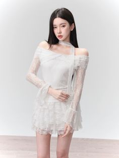 ❤︎White lace one-shoulder top + lace skirt❤︎ White Off Shoulder Top, Cake Skirt, Tiered Mini Skirt, Lace Layers, Top Skirt Set, Elegante Casual, Crop Top Skirt, White Off Shoulder, Off Shoulder Top