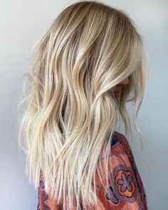 Light Blonde Balayage, Long Sleek Hair, Highlights Ideas, Red Blonde Hair, Light Blonde Highlights, Blonde Hair Inspiration, Hair Color Techniques, Bright Blonde