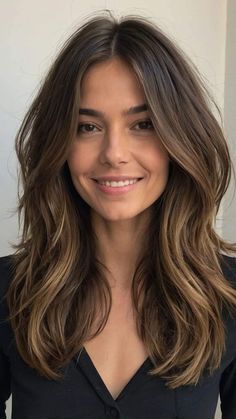 Shoulder Length Haircut With Layers Bangs, Shoulder Length Burnett Hair, Fine Hair Cuts Medium Length, Medium Long Length Haircut Brunette, Subtle Curls Medium Hair, V Shaped Haircut With Layers Medium Shoulder Length, Straight Layers Medium, Medium Brunette Hair With Layers, Choppy Layers For Medium Hair Straight