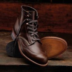 (eBay) Last pair! New in original box. Never worn. Discontinued model W05342. Goodyear welt construction with an unlined leather upper and leather footbed. Leather outsole and stacked leather heel. Made in USA. Wolverine 1000 Mile Boots Outfit, Wolverine 1000 Mile Boots, 1000 Mile Boots, Wolverine 1000, Wolverine 1000 Mile, Wolverine Boots, Horween Leather, Mens Fashion Rugged