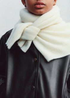 Layered Jackets, Classic Fashion Looks, Look Of The Day, Woman Suit Fashion, Simple Chic, Style Clothes, Fashion Couple, Winter Aesthetic, Closet Fashion