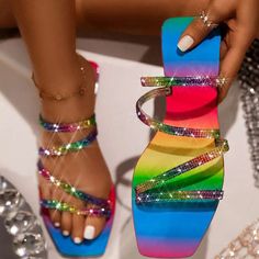 Basic Shoes, Toe Slippers, Fashion Shoes Flats, Rhinestone Flats, Summer Flip Flops, Rhinestone Sandals, Beach Slippers, Decorated Shoes, Rainbow Color