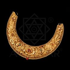 Bengal Jewellery, Gold Jewellery Indian, Traditional Gold Jewellery, Bengali Marriage, Indian Gold Necklace Designs, Fantasy Jewellery, Jewellery Traditional, Jewelry Wishlist