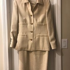 Virgin Wool Cream Jacket And Dress. Classic And Elegant Design. Lining Has Print Of Sheet Music And Floral Scrolls. No Flaws. In Excellent Used Condition. This Suit Has Been Tailored And Fits Usa 4-6. Escada Dress, Cream Suit, Cream Jacket, Elegant Design, Sheet Music, Strapless Dress, Womens Dresses, Wool, Cream