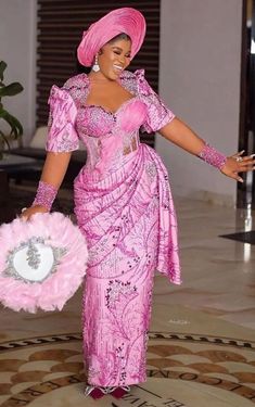 Damask For Bride, Wedding Lace Styles Nigeria, Igbo Bride Attire, Igbo Blouse, Nigerian Traditional Dresses, Lace Blouse Styles, Igbo Bride, Lace Dress Classy, Nigerian Lace Styles Dress